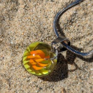 Pendentif en verre de Murano vert et orange