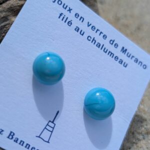 Puces d'oreilles en verre de Murano bleu ciel