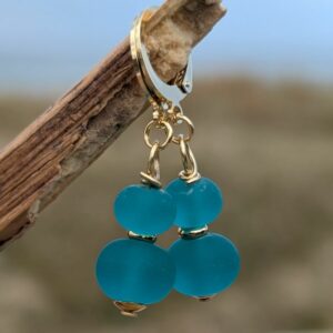 Boucles d’oreilles dormeuses en perles de verre de Murano vert marin