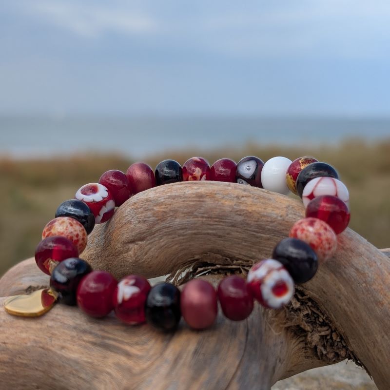 Bracelet en perles de verre rouge – 24 perles – Image 2