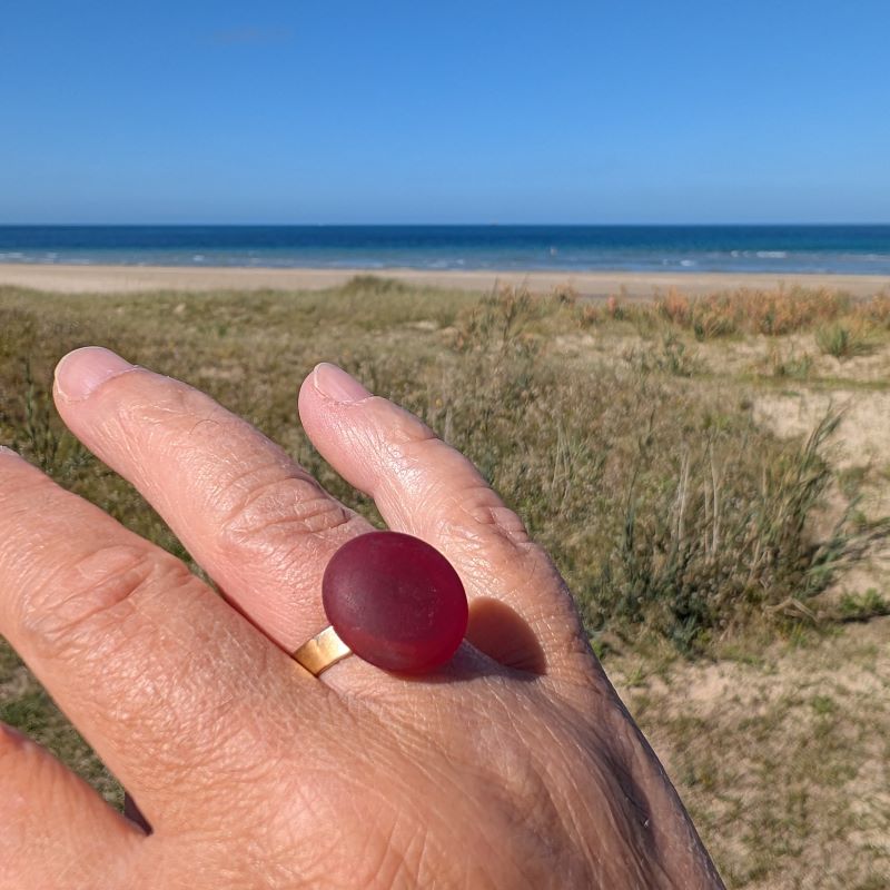 Bague en verre de Murano rouge dépoli – Image 2