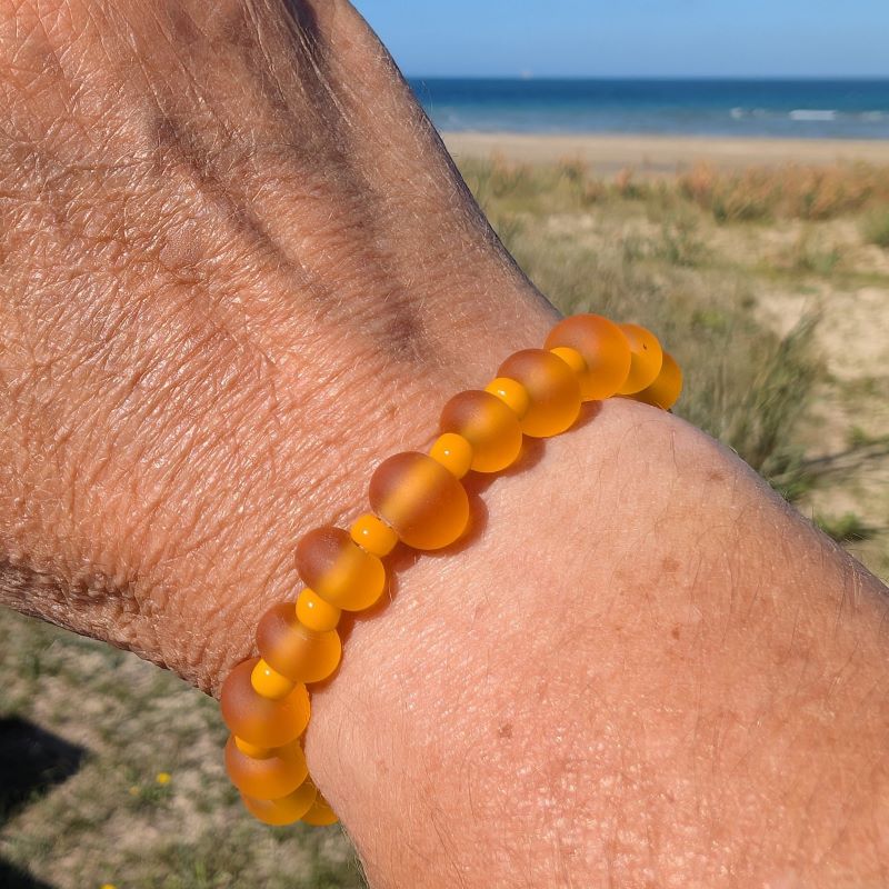 Bracelet en perles de verre de Murano jaune ambre dépoli avec petites conteries jaunes